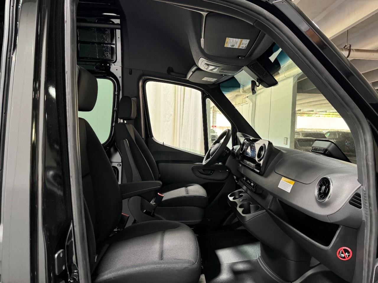 Mercedes-Benz Sprinter Cargo Van Vehicle Full-screen Gallery Image 17