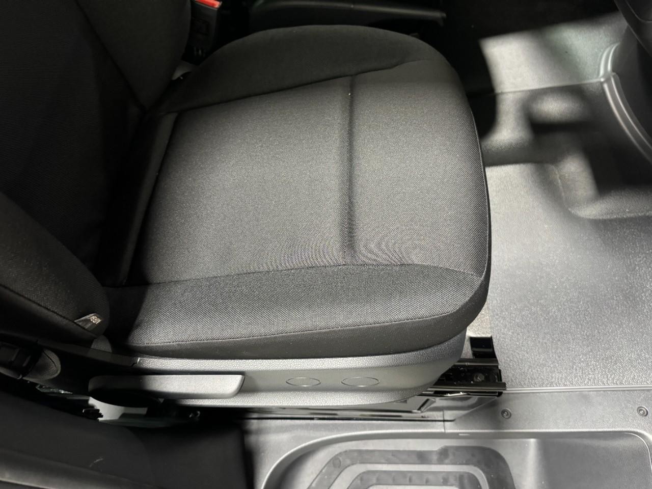 Mercedes-Benz Sprinter Cargo Van Vehicle Full-screen Gallery Image 18