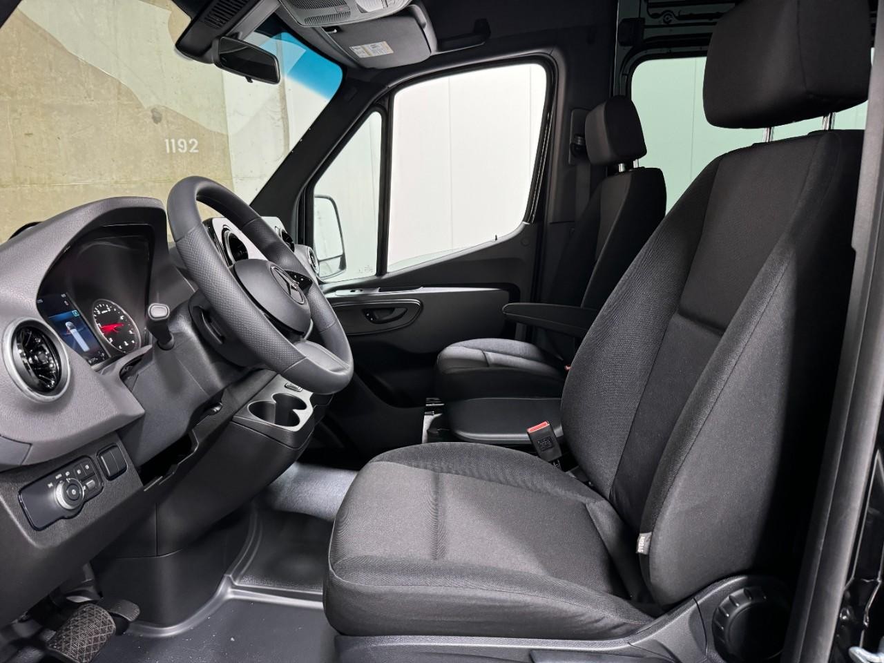 Mercedes-Benz Sprinter Cargo Van Vehicle Full-screen Gallery Image 25