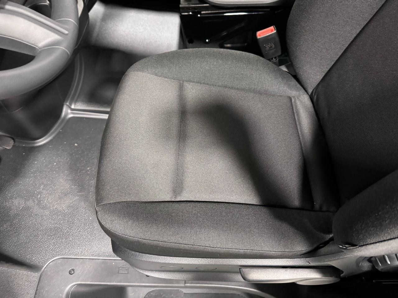 Mercedes-Benz Sprinter Cargo Van Vehicle Full-screen Gallery Image 26