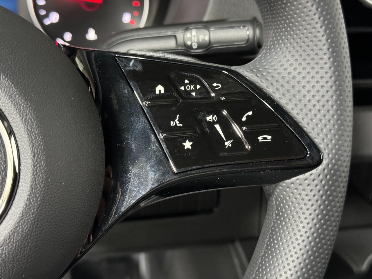 Mercedes-Benz Sprinter Cargo Van Vehicle Full-screen Gallery Image 30