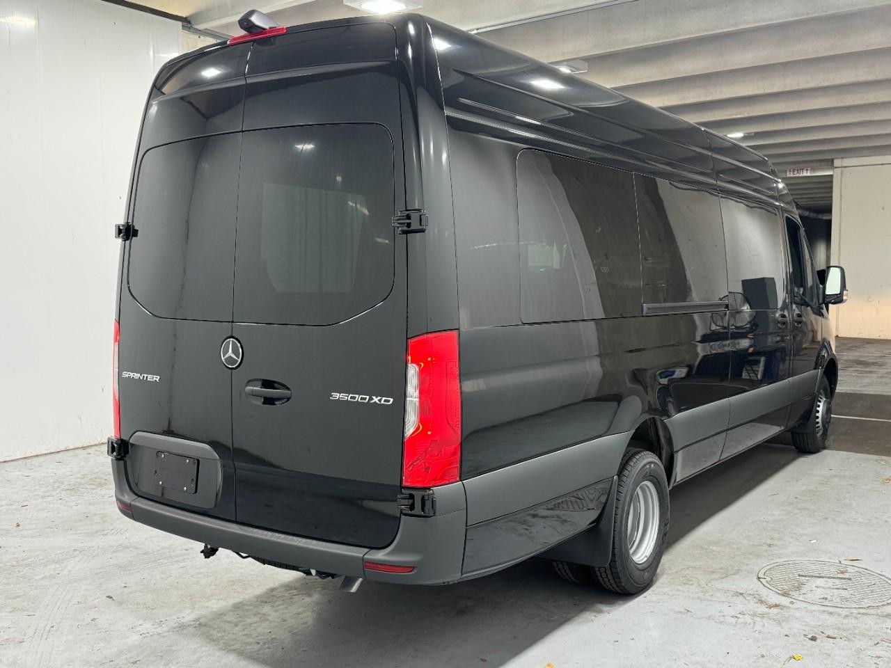 Mercedes-Benz Sprinter Cargo Van Vehicle Full-screen Gallery Image 4