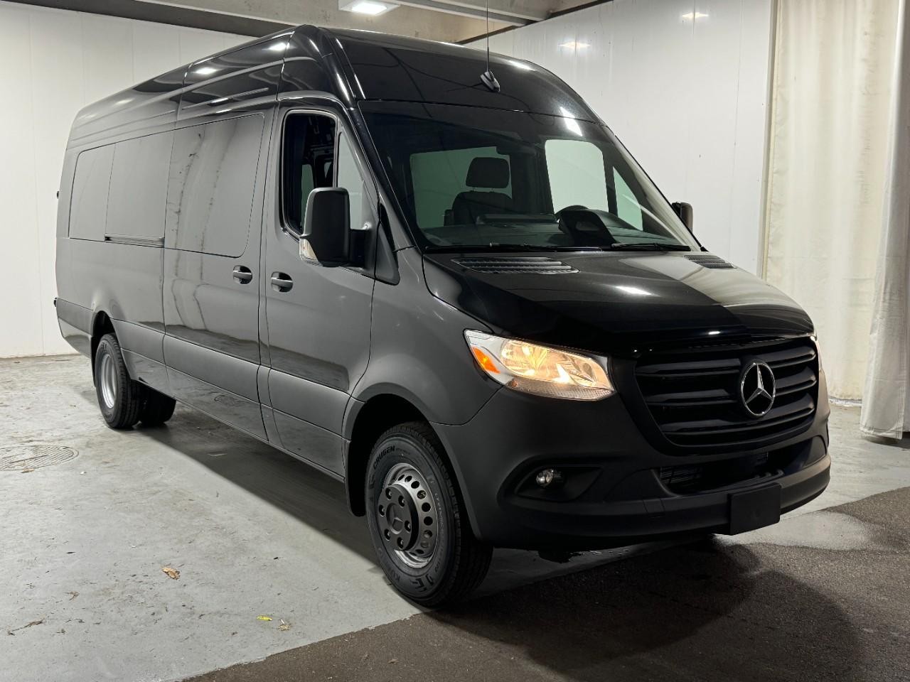 Mercedes-Benz Sprinter Cargo Van Vehicle Full-screen Gallery Image 6