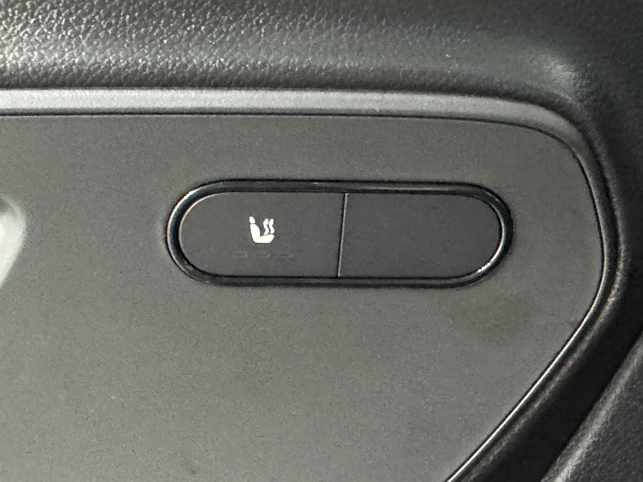 Mercedes-Benz Sprinter Cargo Van Vehicle Full-screen Gallery Image 23