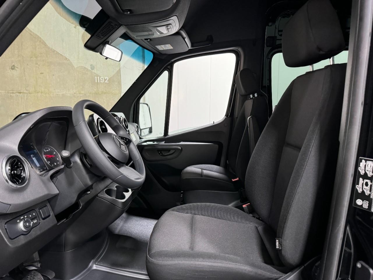 Mercedes-Benz Sprinter Cargo Van Vehicle Full-screen Gallery Image 25