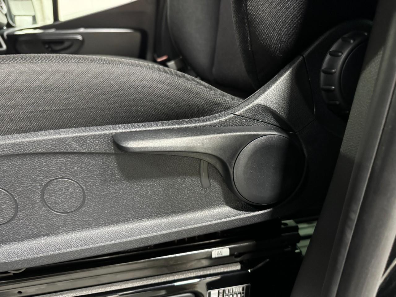 Mercedes-Benz Sprinter Cargo Van Vehicle Full-screen Gallery Image 27