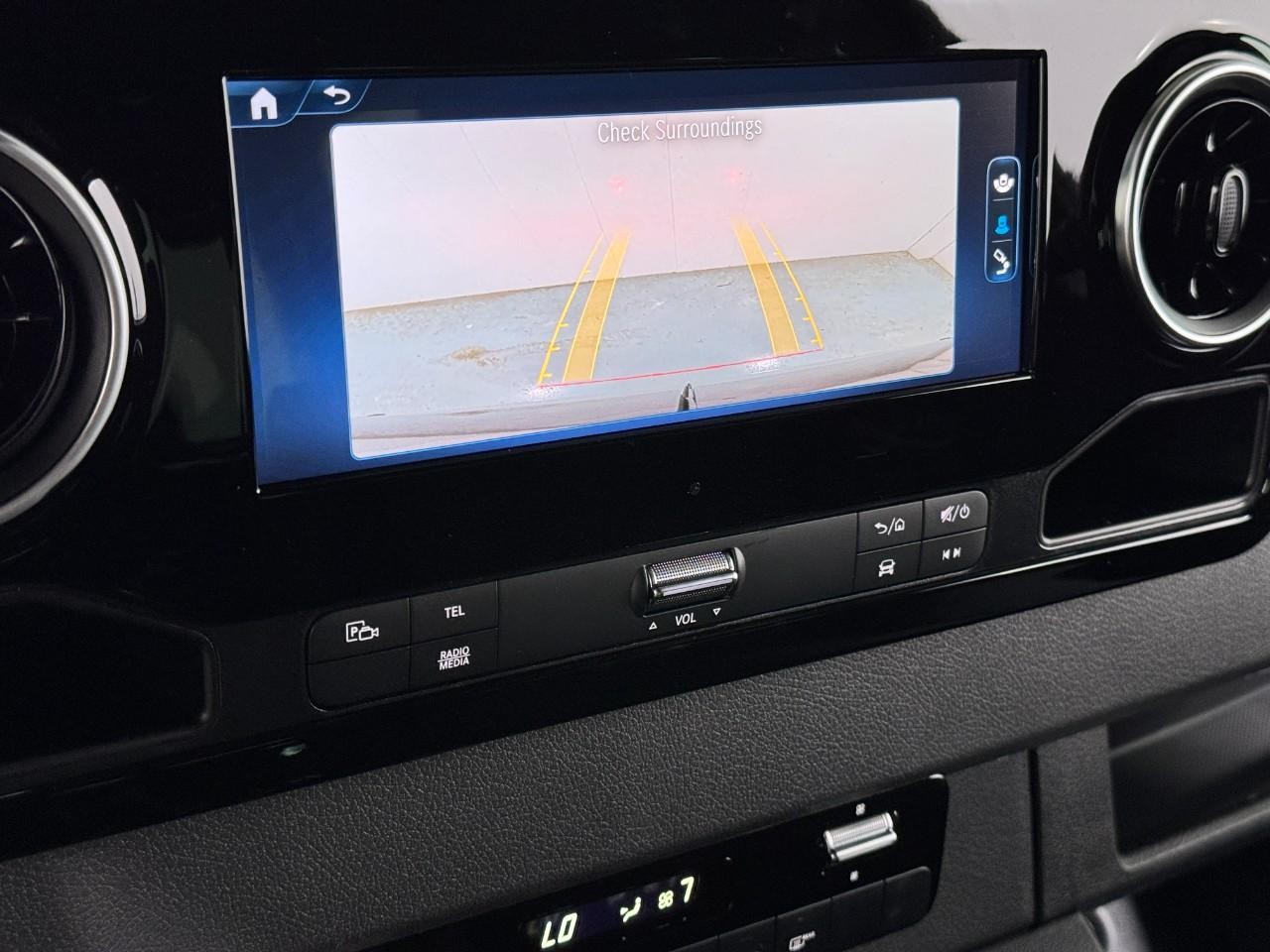 Mercedes-Benz Sprinter Cargo Van Vehicle Full-screen Gallery Image 33