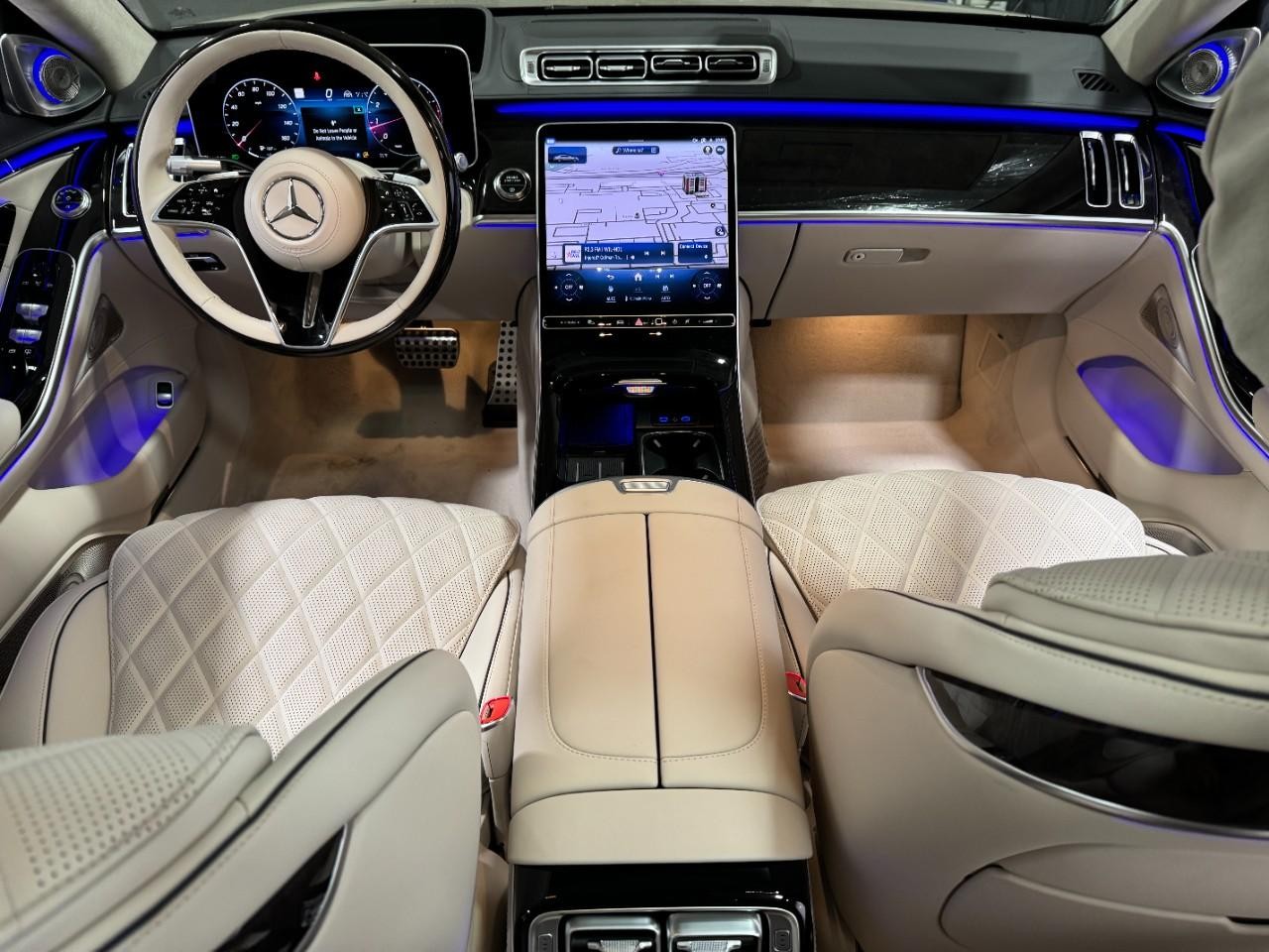Mercedes-Benz S-Class Vehicle Full-screen Gallery Image 14