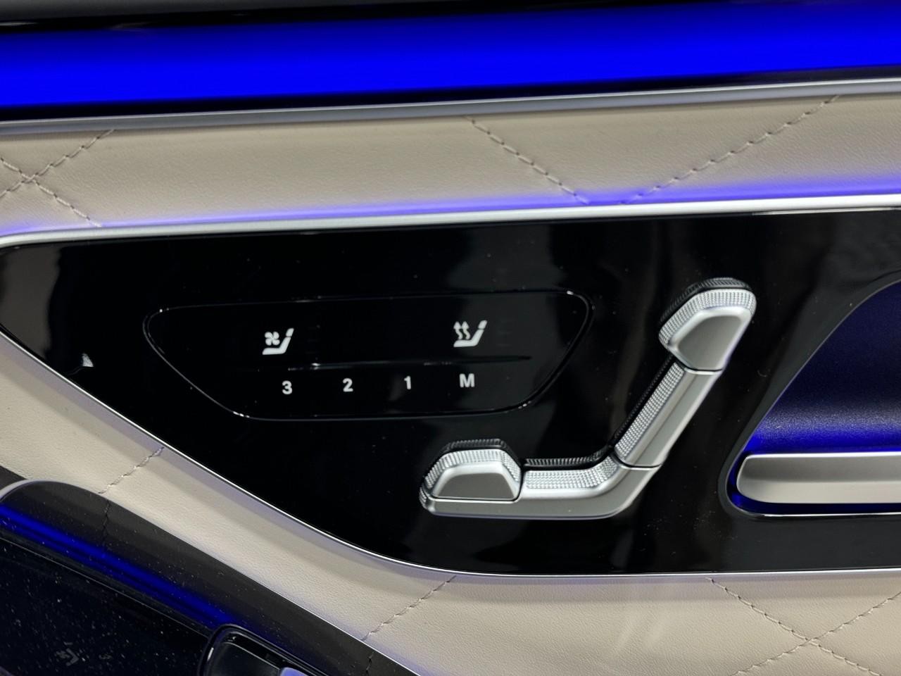 Mercedes-Benz S-Class Vehicle Full-screen Gallery Image 21