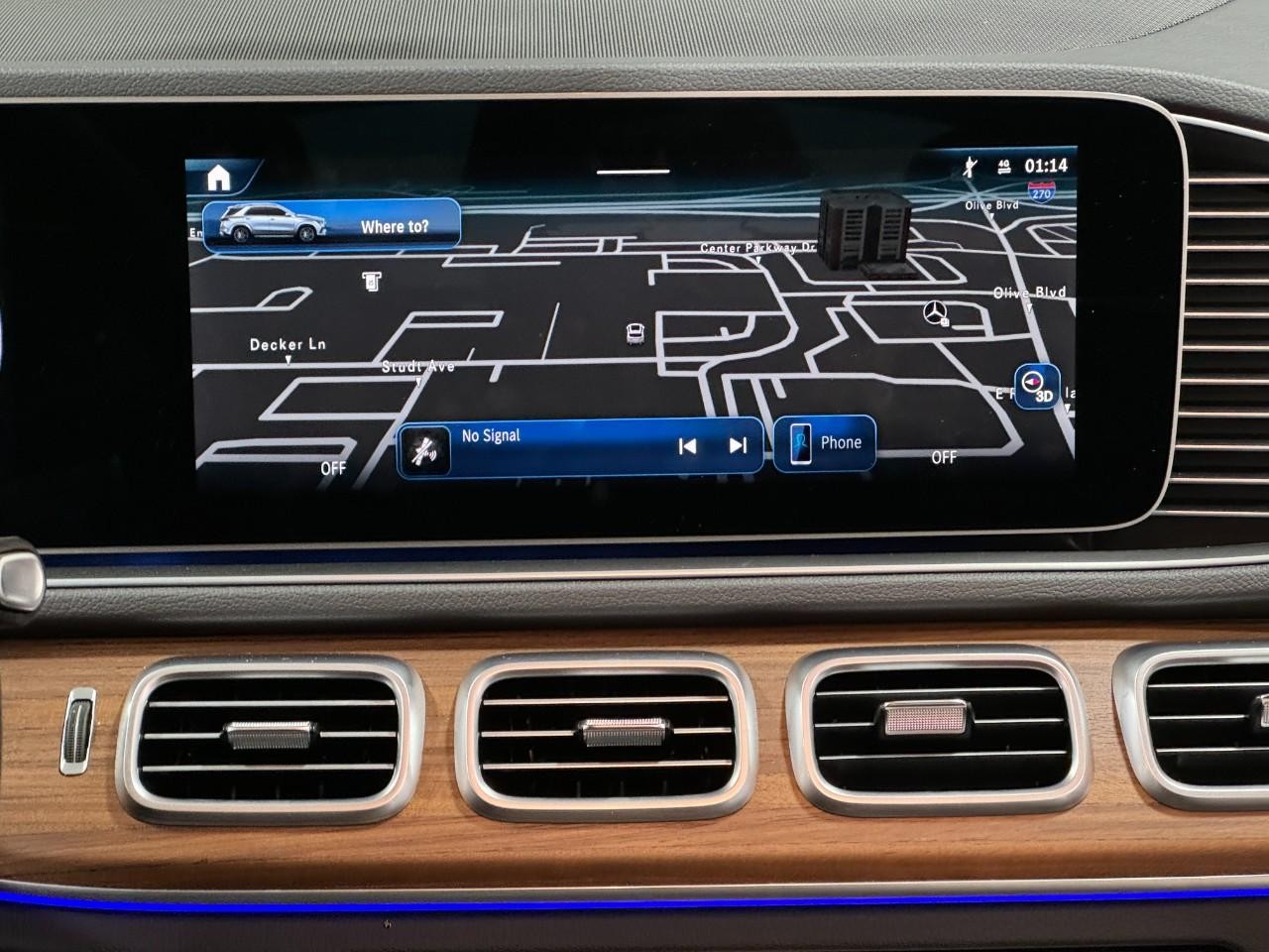 Mercedes-Benz GLE Vehicle Full-screen Gallery Image 14