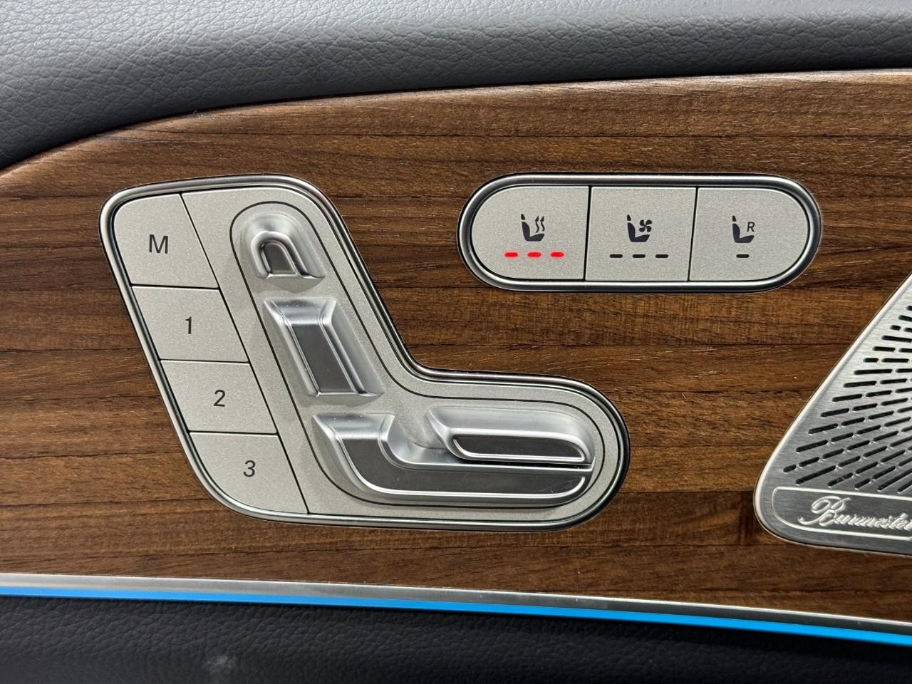 Mercedes-Benz GLE Vehicle Full-screen Gallery Image 25