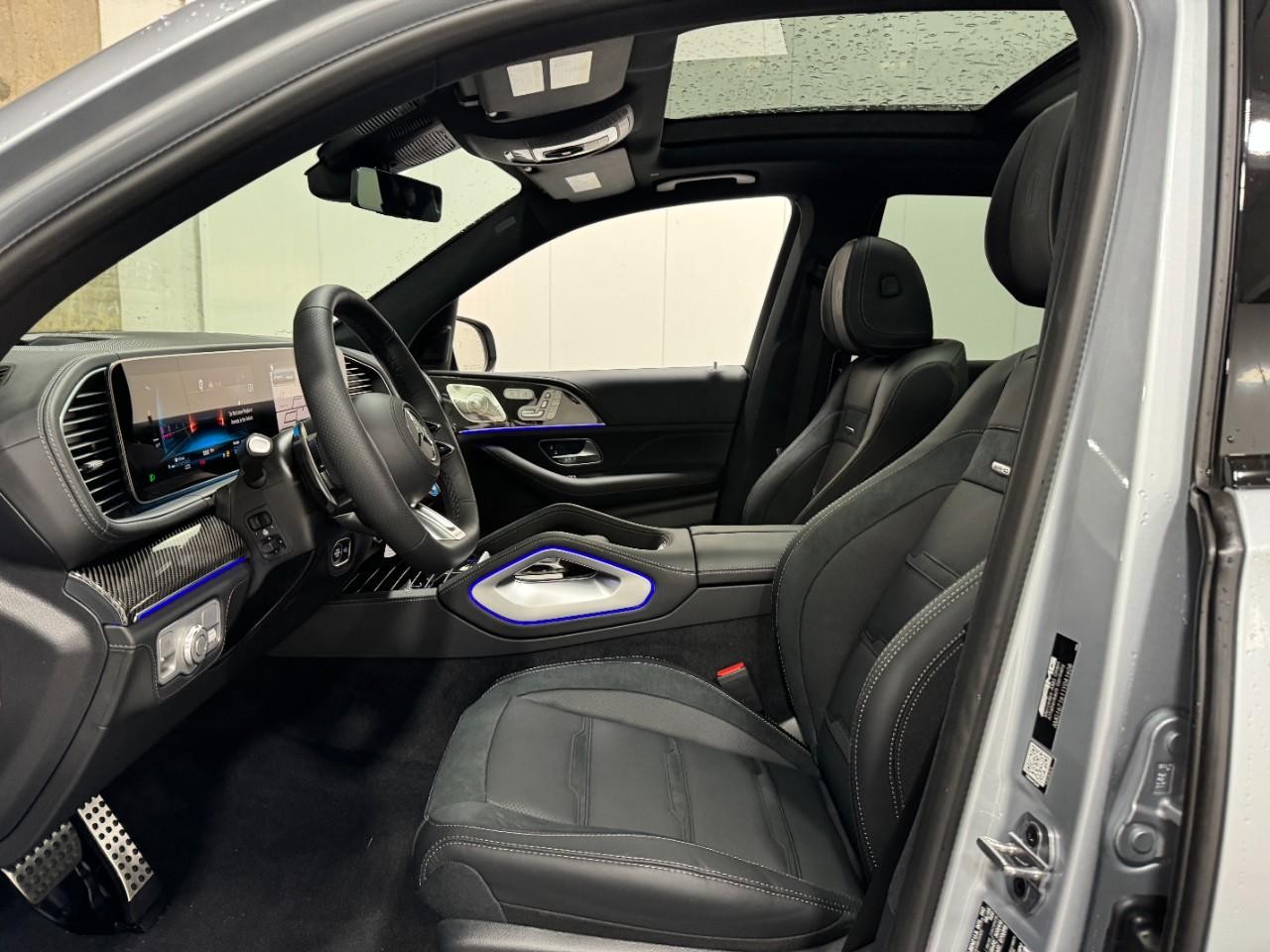 Mercedes-Benz GLE Vehicle Full-screen Gallery Image 29