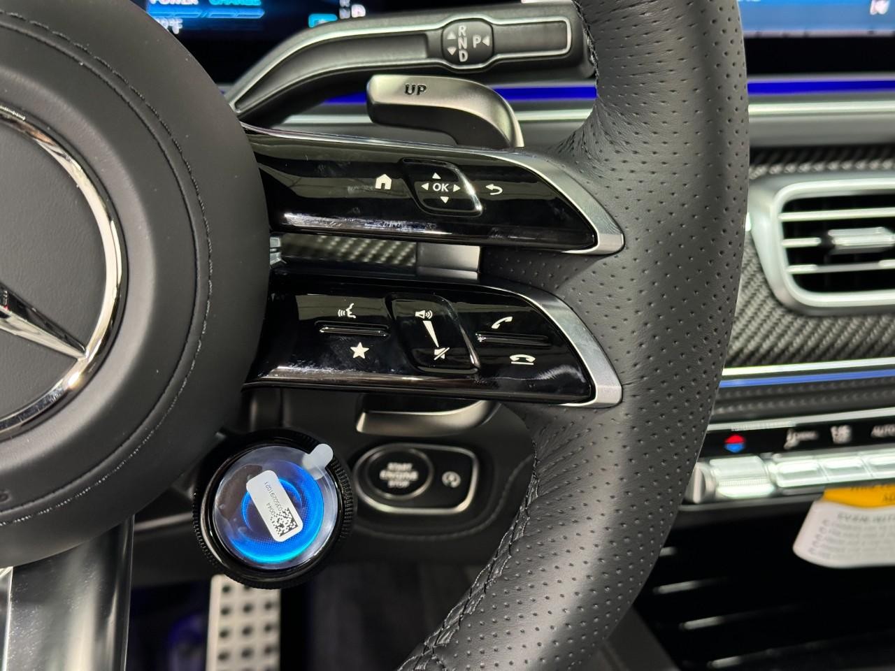 Mercedes-Benz GLE Vehicle Full-screen Gallery Image 33