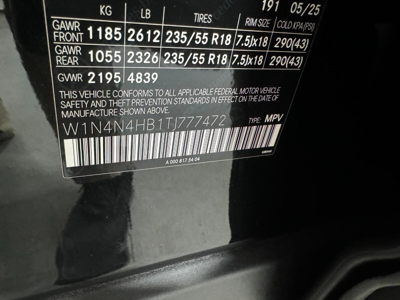 Mercedes-Benz GLA Vehicle Full-screen Gallery Image 36