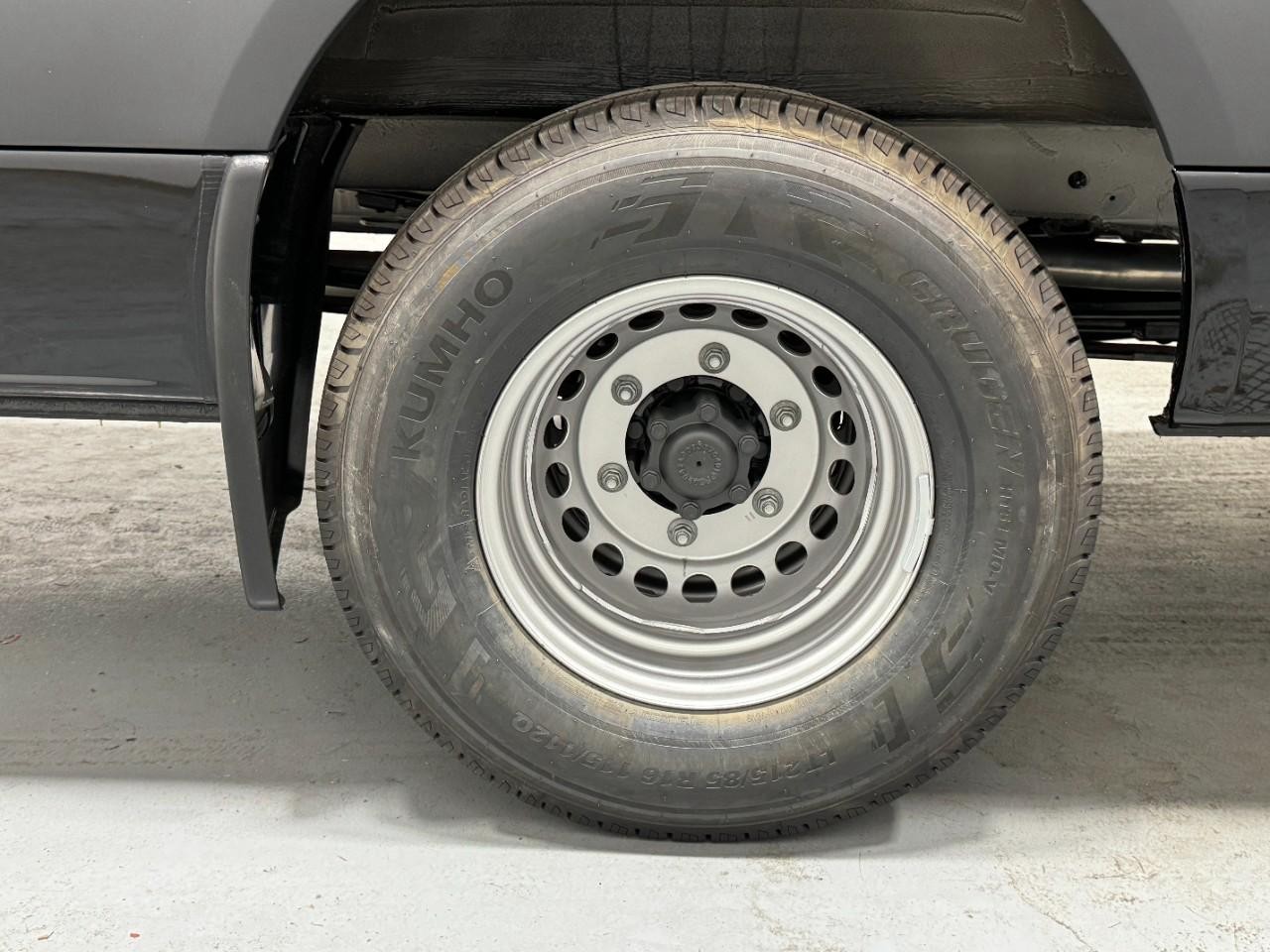 Mercedes-Benz Sprinter Cargo Van Vehicle Full-screen Gallery Image 5