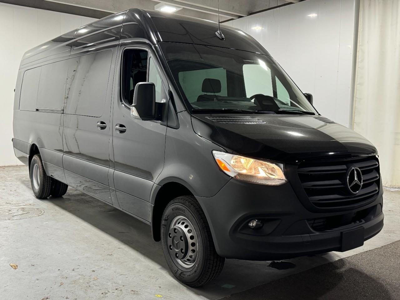 Mercedes-Benz Sprinter Cargo Van Vehicle Full-screen Gallery Image 6
