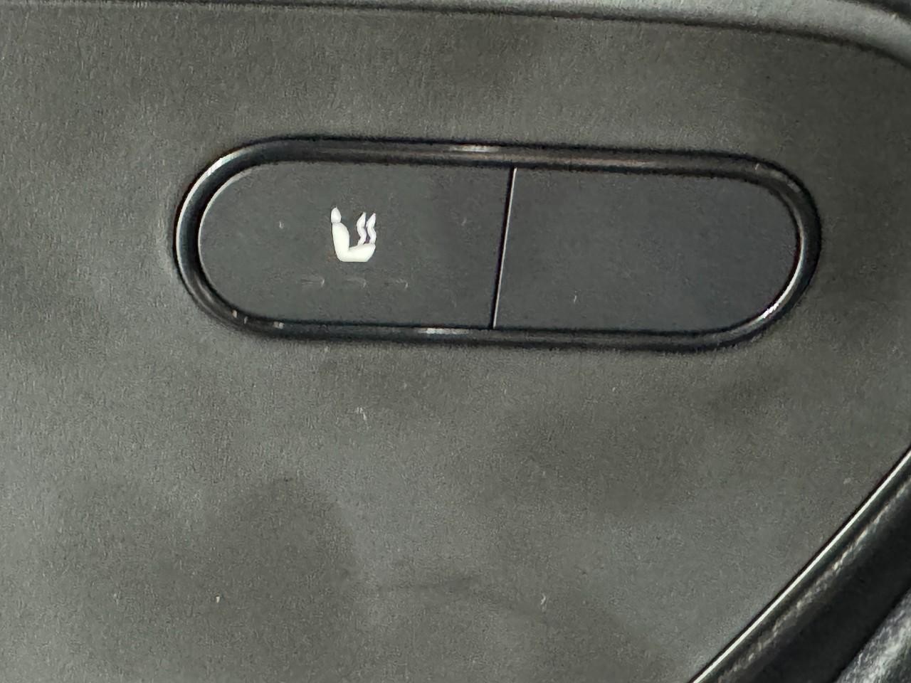 Mercedes-Benz Sprinter Cargo Van Vehicle Full-screen Gallery Image 23