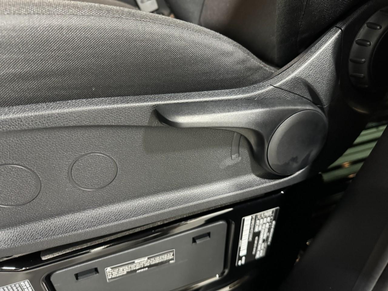 Mercedes-Benz Sprinter Cargo Van Vehicle Full-screen Gallery Image 27