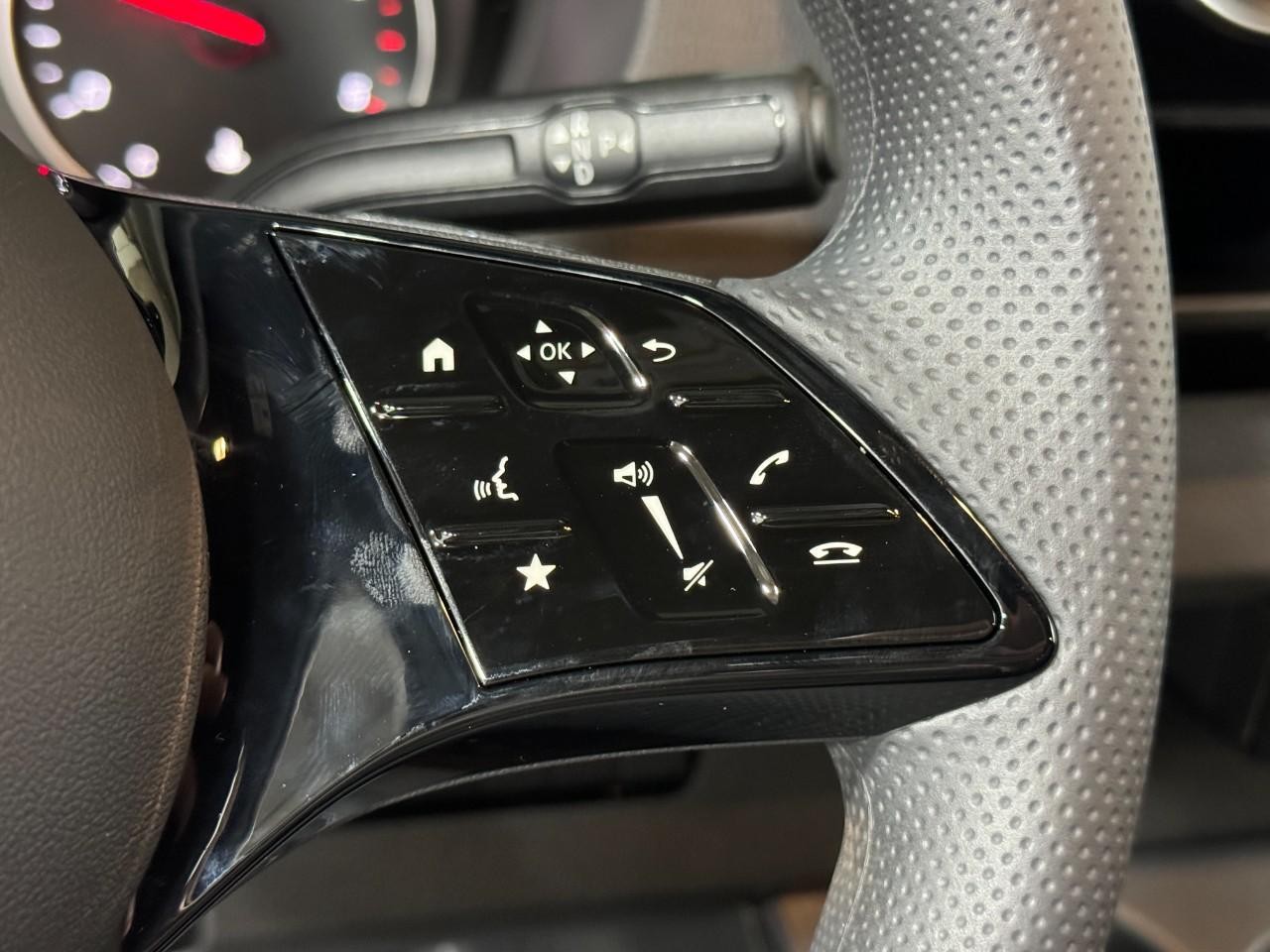 Mercedes-Benz Sprinter Cargo Van Vehicle Full-screen Gallery Image 30