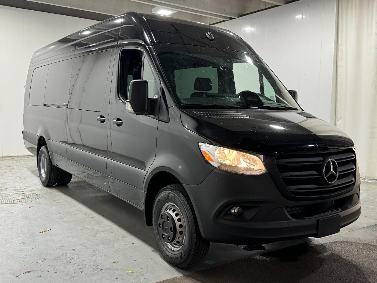 Mercedes-Benz Sprinter Cargo Van Vehicle Full-screen Gallery Image 6