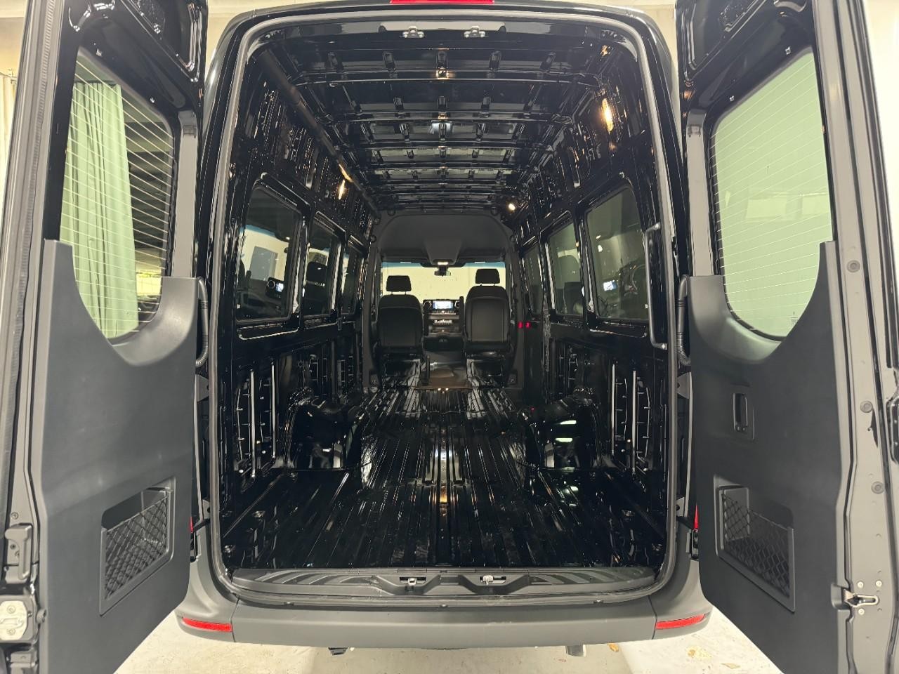 Mercedes-Benz Sprinter Cargo Van Vehicle Full-screen Gallery Image 9