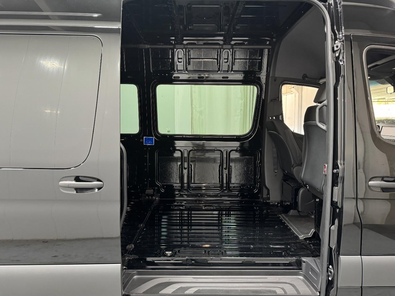 Mercedes-Benz Sprinter Cargo Van Vehicle Full-screen Gallery Image 10