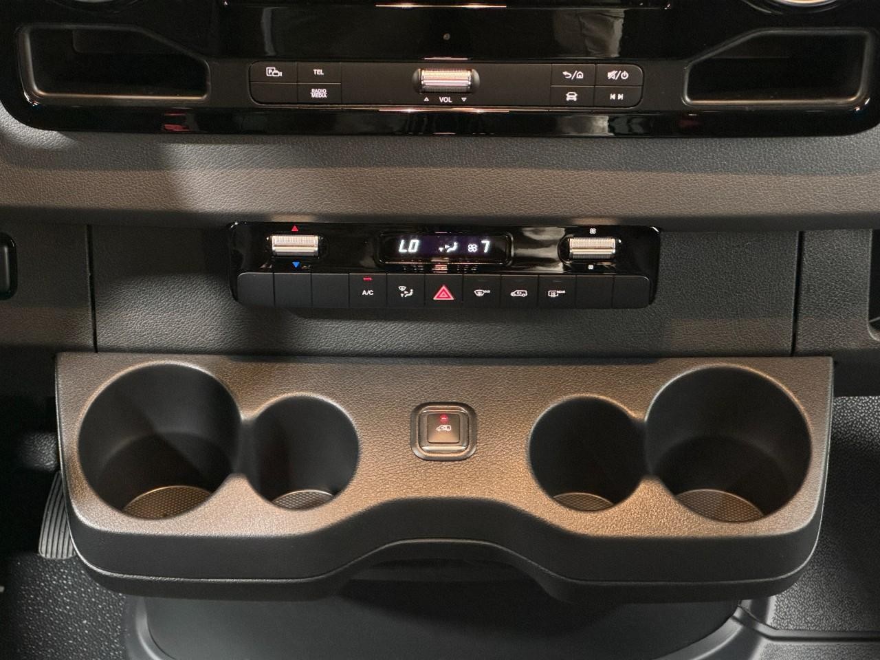 Mercedes-Benz Sprinter Cargo Van Vehicle Full-screen Gallery Image 15