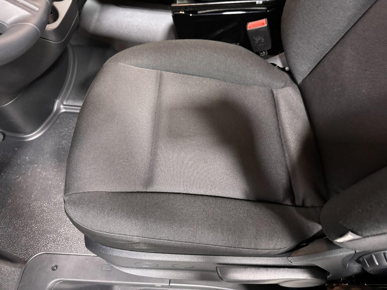 Mercedes-Benz Sprinter Cargo Van Vehicle Full-screen Gallery Image 25