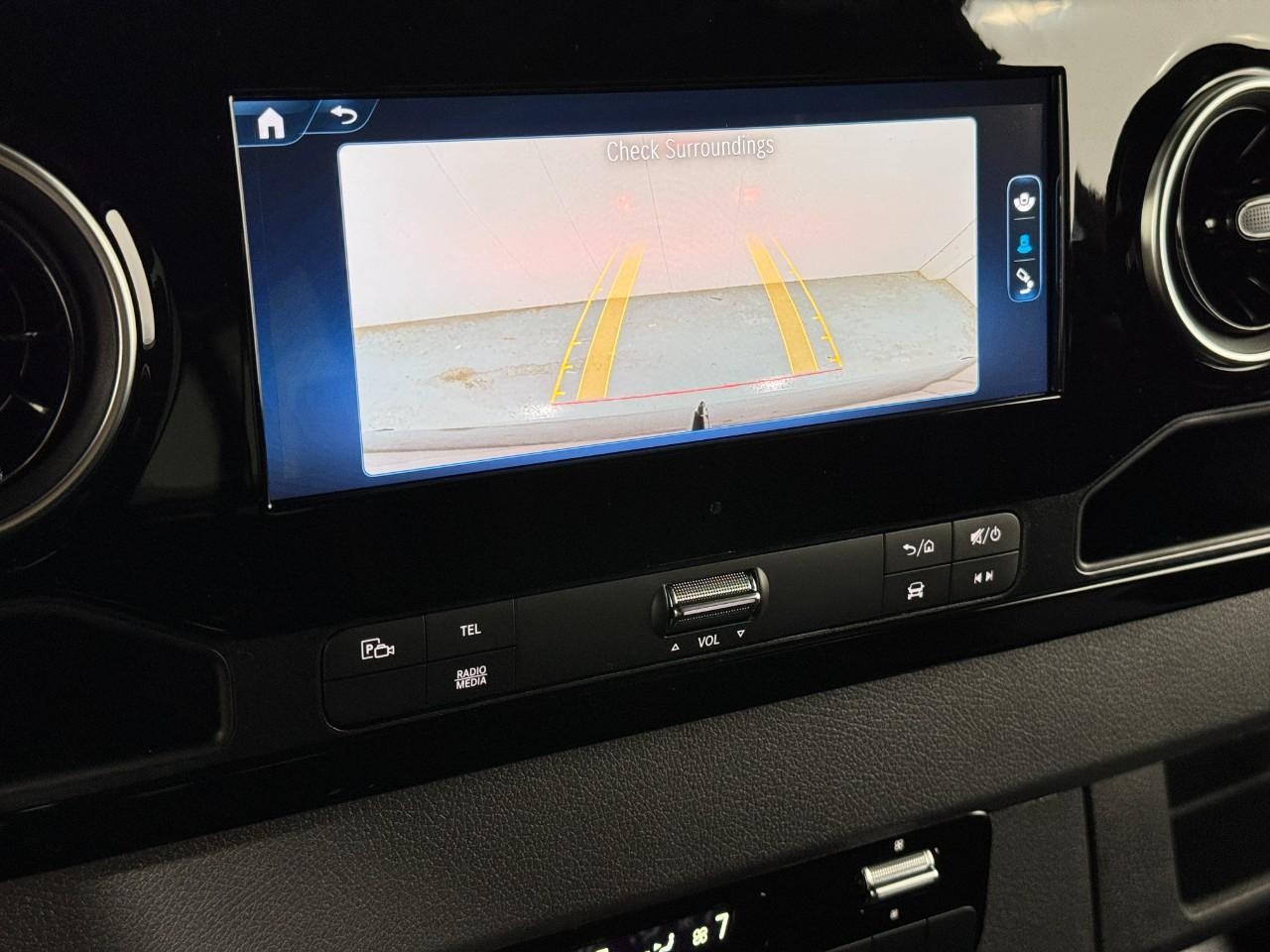 Mercedes-Benz Sprinter Cargo Van Vehicle Full-screen Gallery Image 32