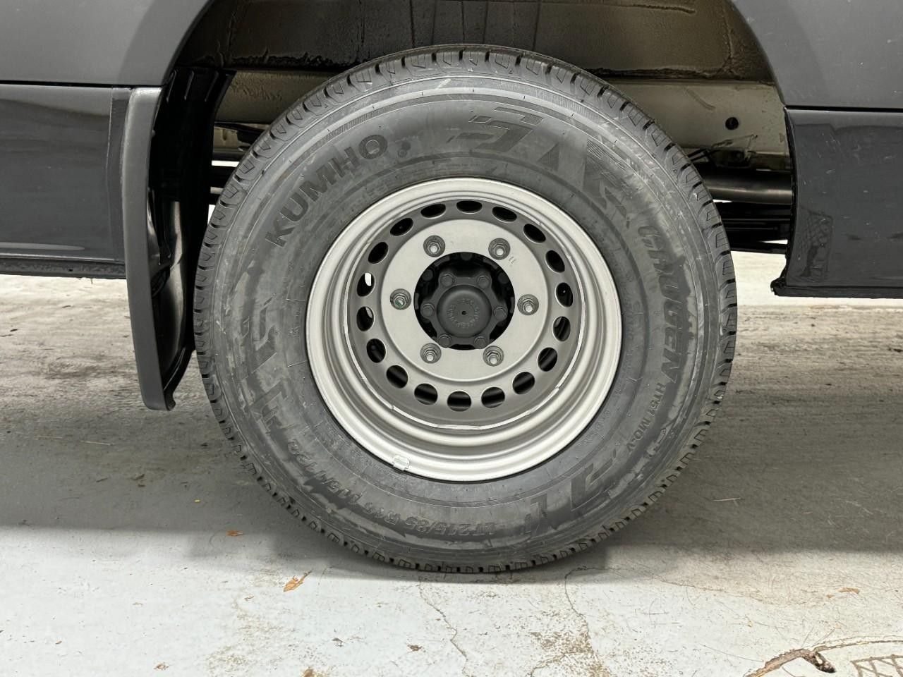 Mercedes-Benz Sprinter Cargo Van Vehicle Full-screen Gallery Image 5