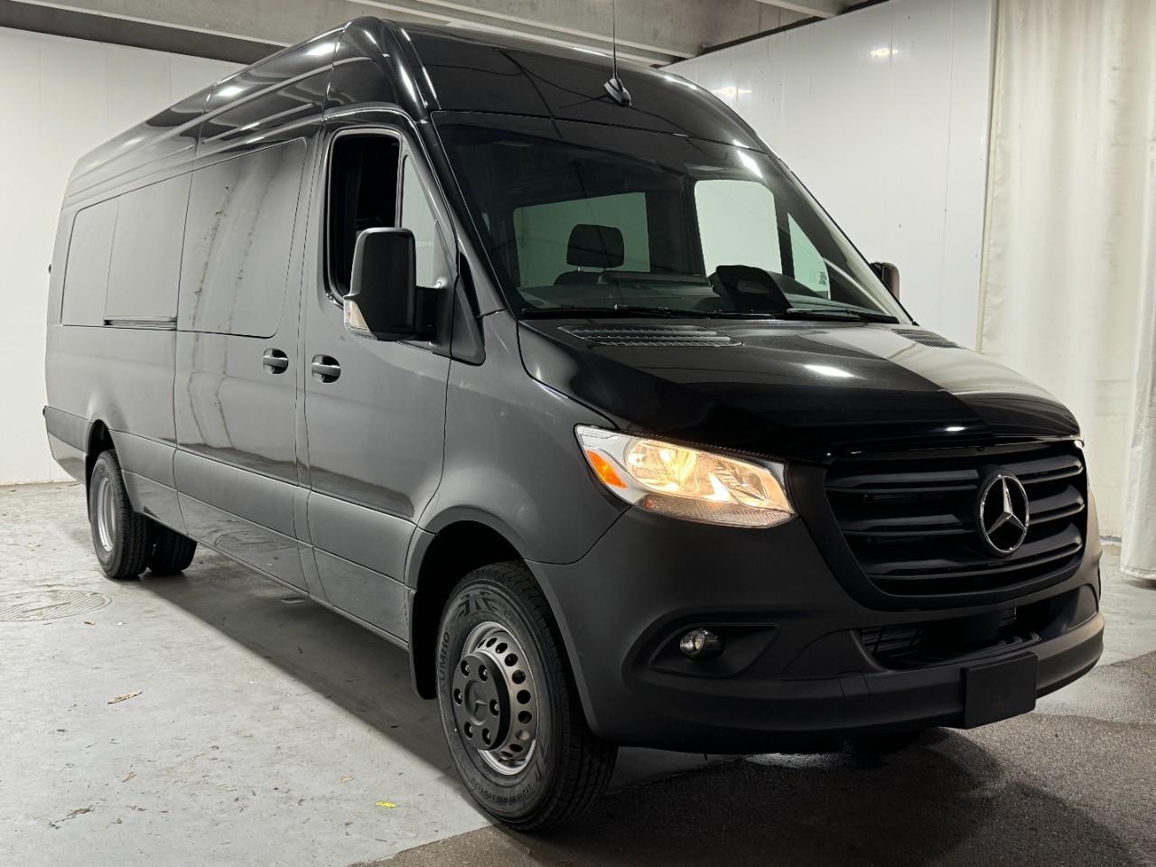 Mercedes-Benz Sprinter Cargo Van Vehicle Full-screen Gallery Image 6