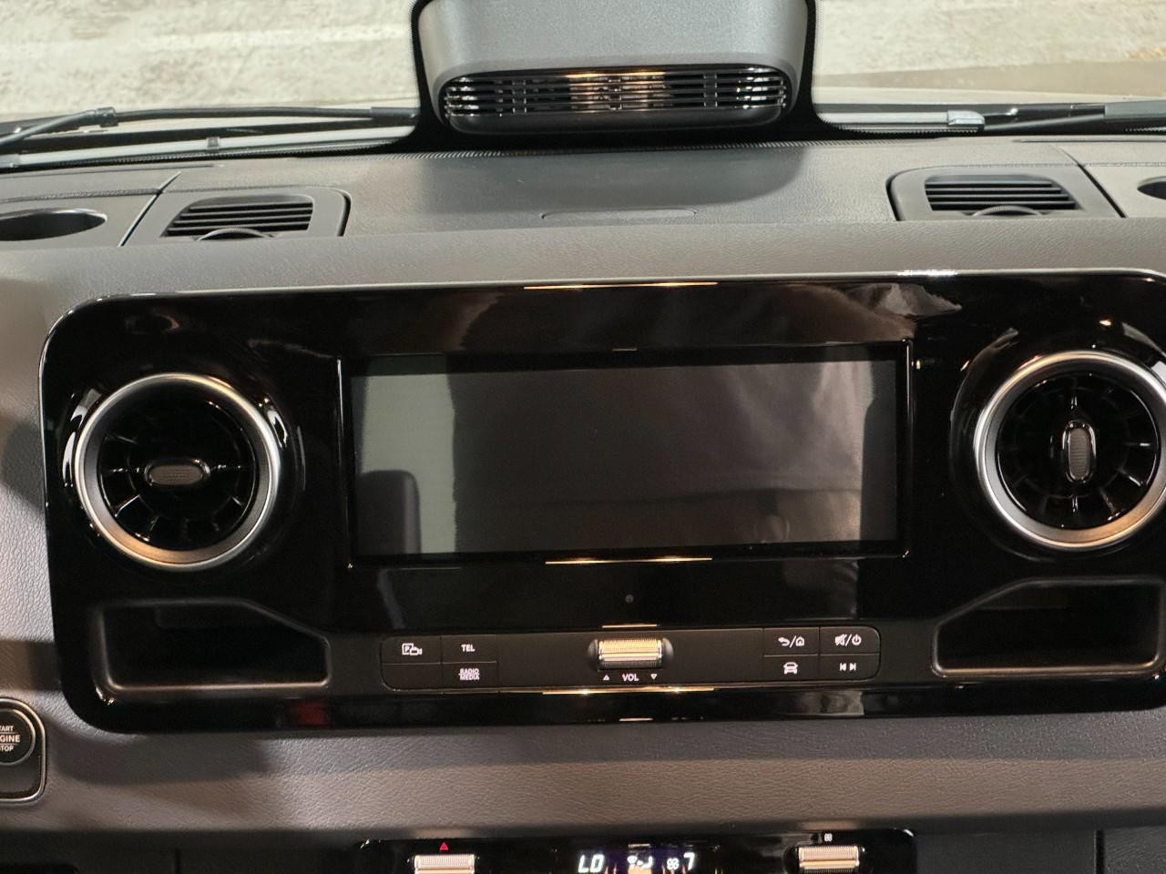 Mercedes-Benz Sprinter Cargo Van Vehicle Full-screen Gallery Image 14