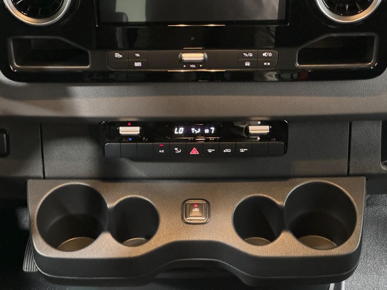 Mercedes-Benz Sprinter Cargo Van Vehicle Full-screen Gallery Image 15