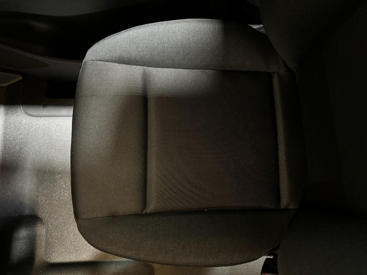 Mercedes-Benz Sprinter Cargo Van Vehicle Full-screen Gallery Image 18