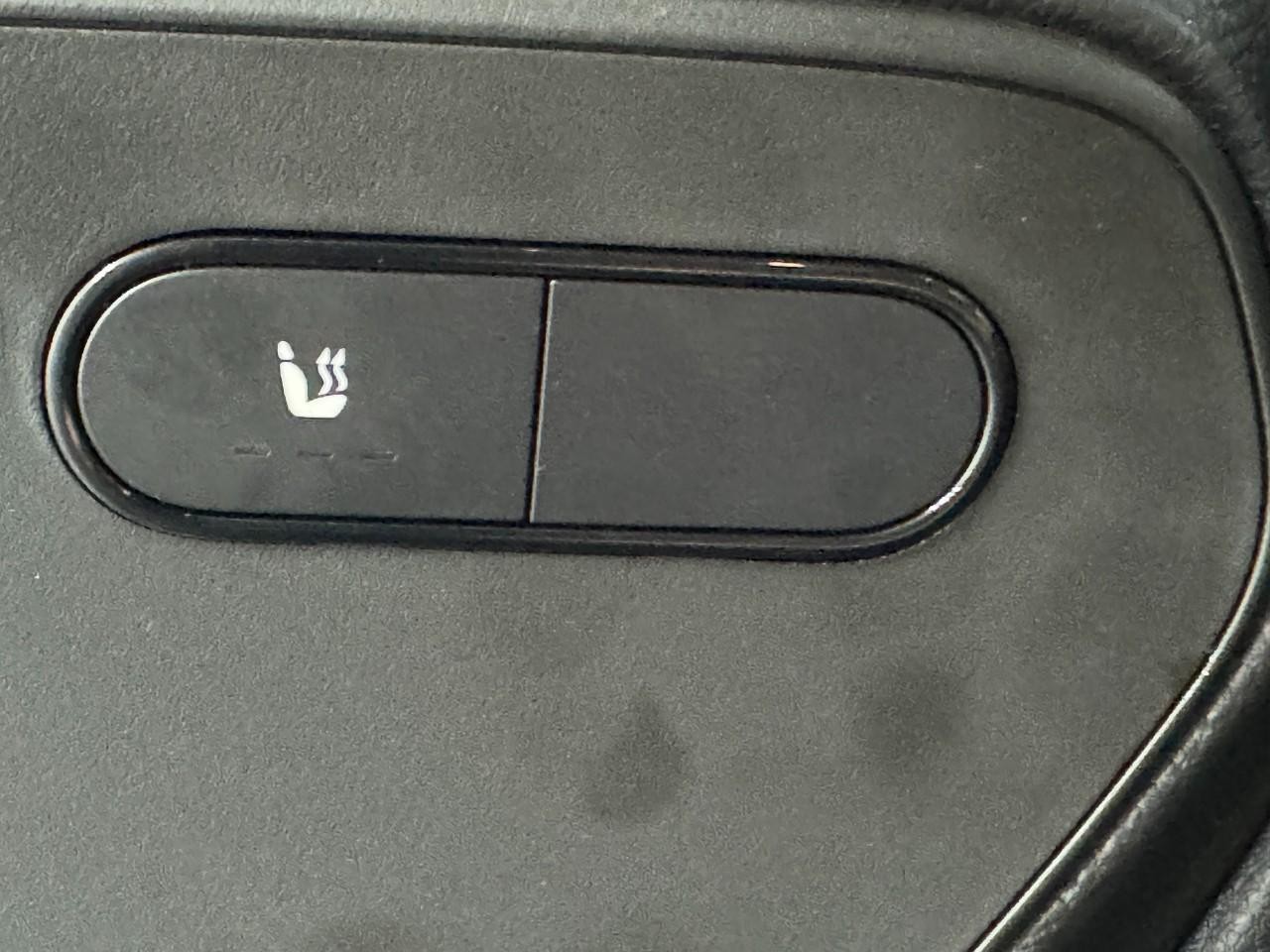 Mercedes-Benz Sprinter Cargo Van Vehicle Full-screen Gallery Image 22