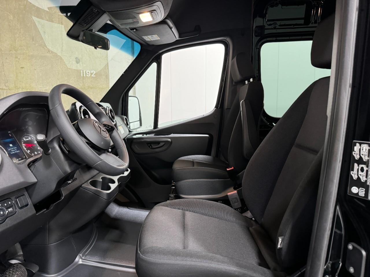 Mercedes-Benz Sprinter Cargo Van Vehicle Full-screen Gallery Image 24