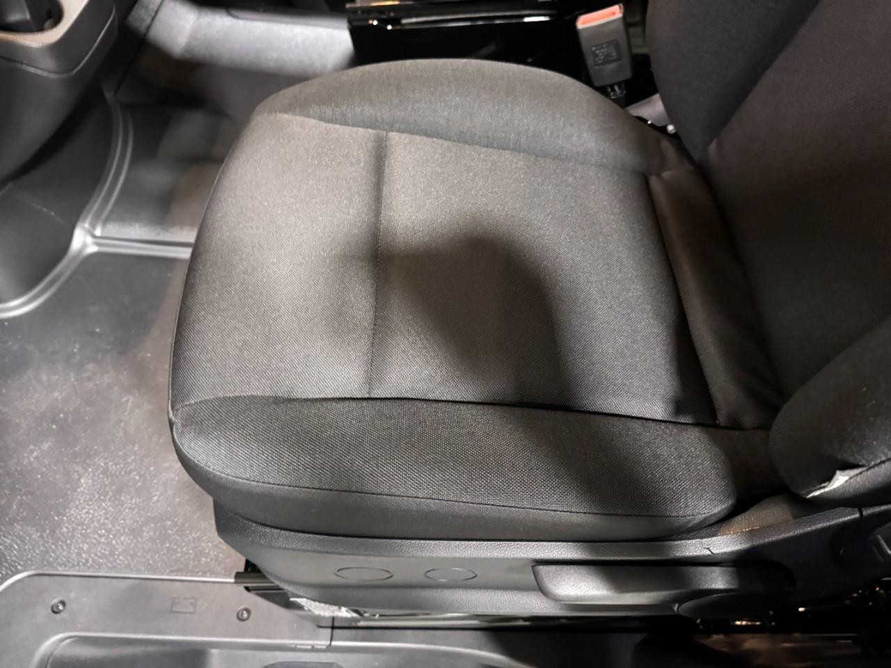 Mercedes-Benz Sprinter Cargo Van Vehicle Full-screen Gallery Image 25