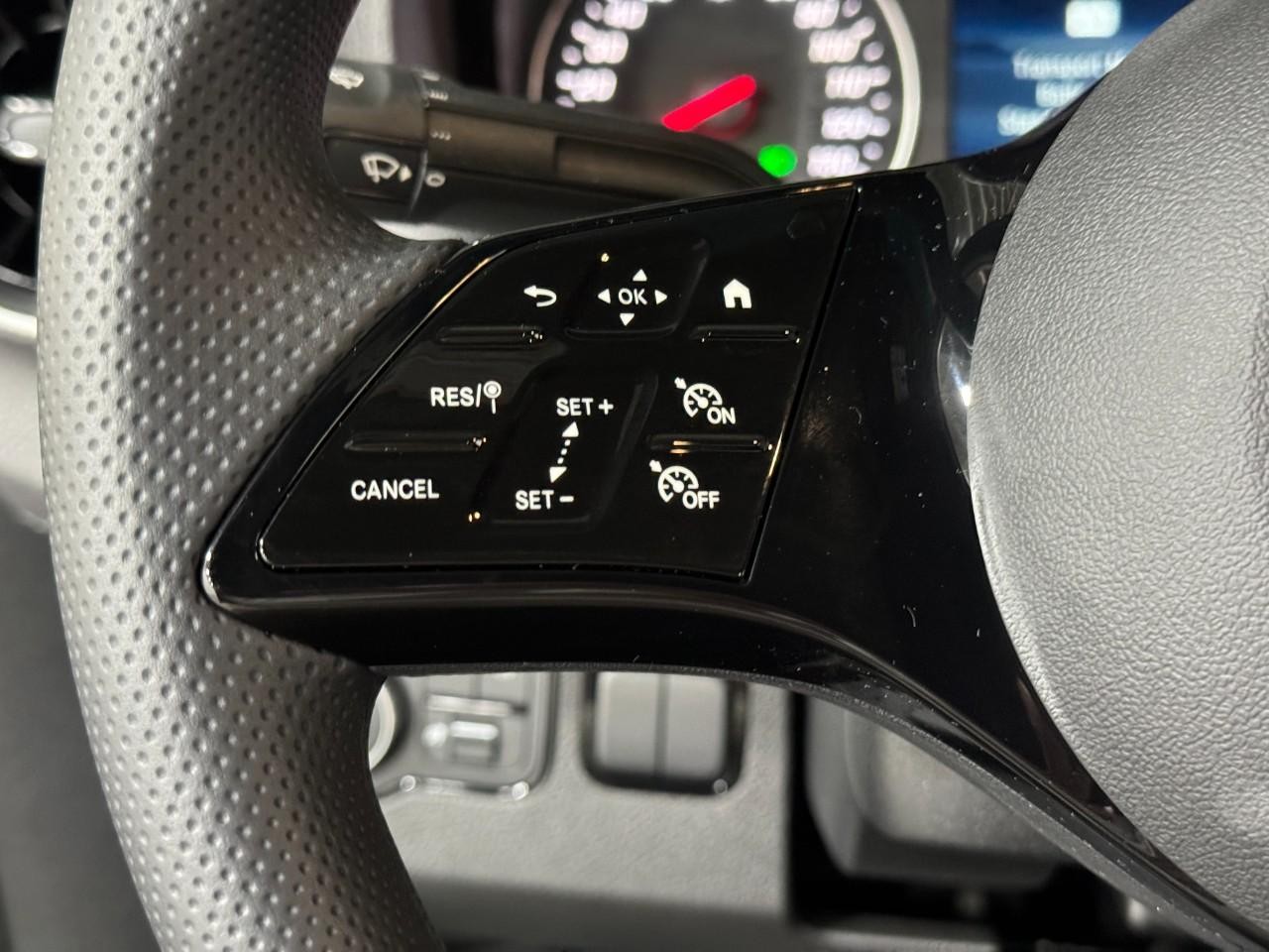 Mercedes-Benz Sprinter Cargo Van Vehicle Full-screen Gallery Image 28