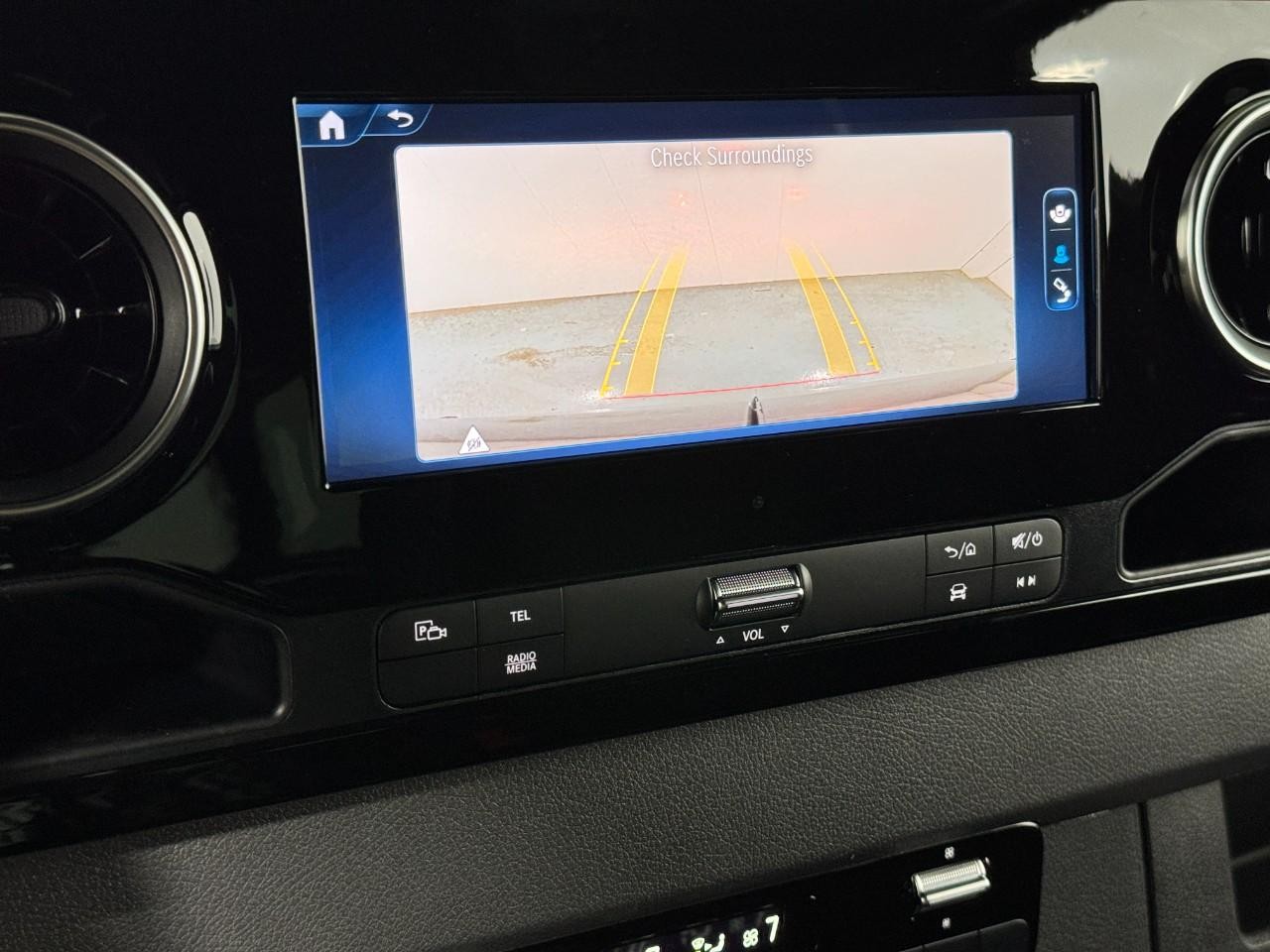 Mercedes-Benz Sprinter Cargo Van Vehicle Full-screen Gallery Image 32