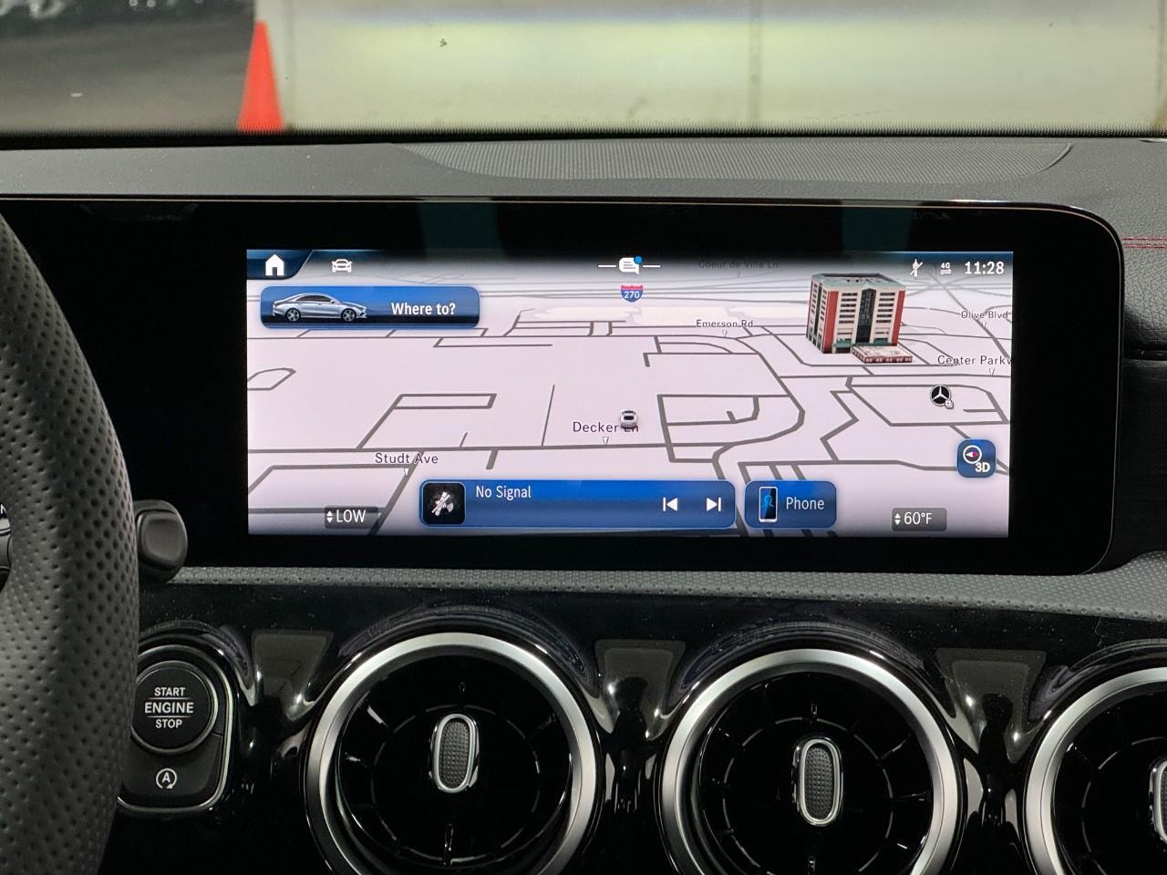 Mercedes-Benz CLA Vehicle Full-screen Gallery Image 14