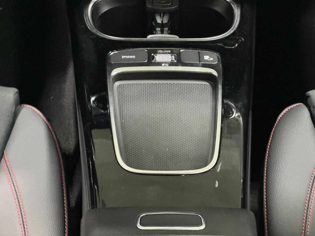 Mercedes-Benz CLA Vehicle Full-screen Gallery Image 16