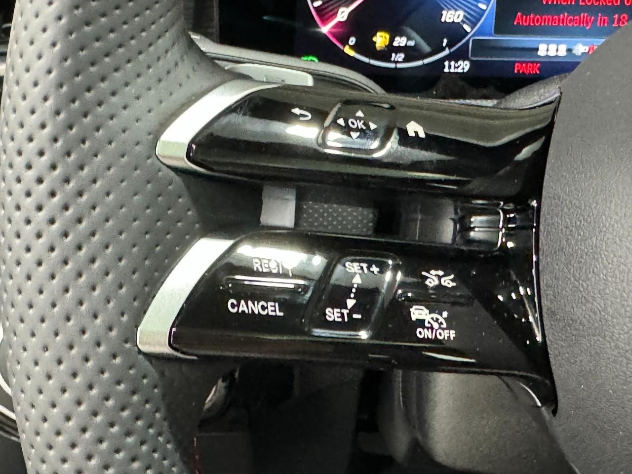 Mercedes-Benz CLA Vehicle Full-screen Gallery Image 32