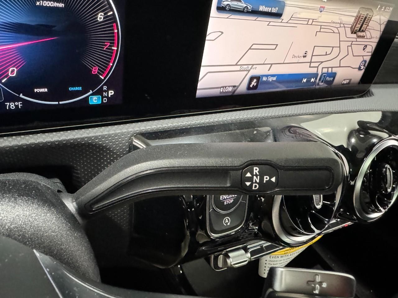 Mercedes-Benz CLA Vehicle Full-screen Gallery Image 35