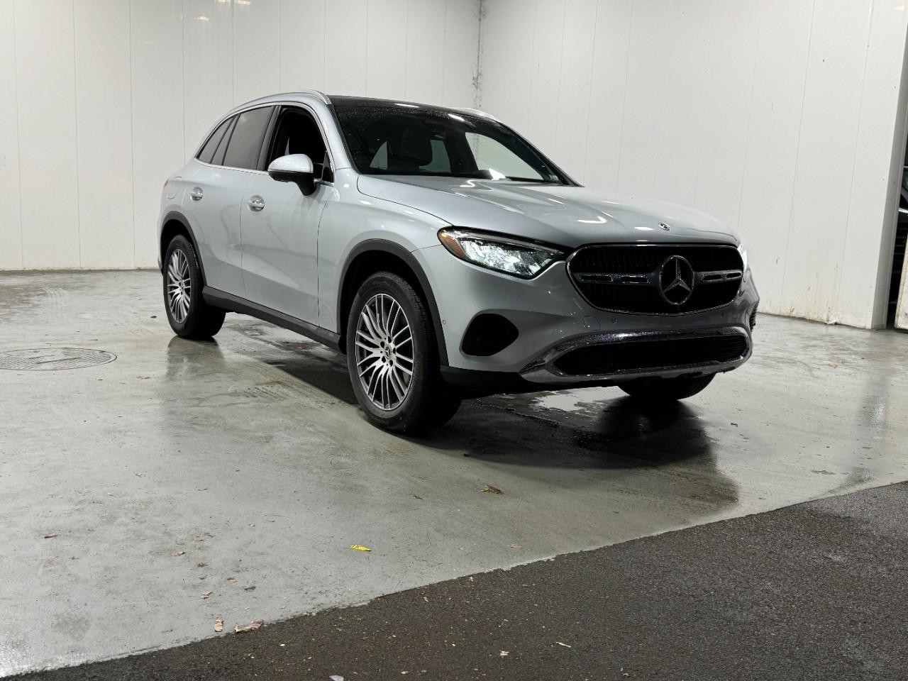 Mercedes-Benz GLC Vehicle Full-screen Gallery Image 6