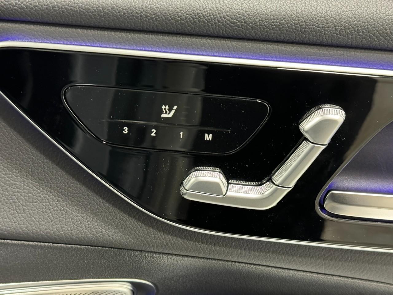 Mercedes-Benz GLC Vehicle Full-screen Gallery Image 19