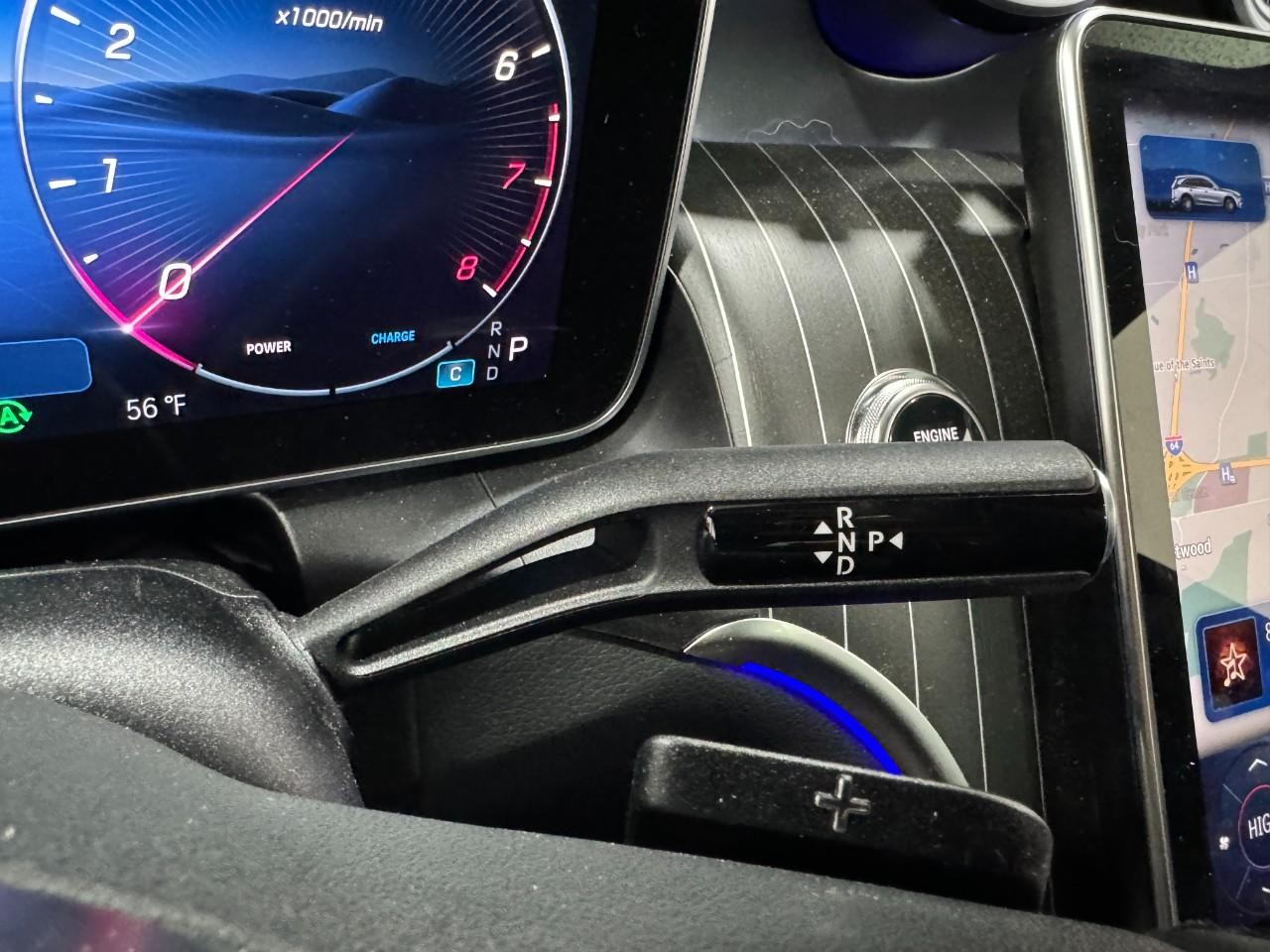 Mercedes-Benz GLC Vehicle Full-screen Gallery Image 34