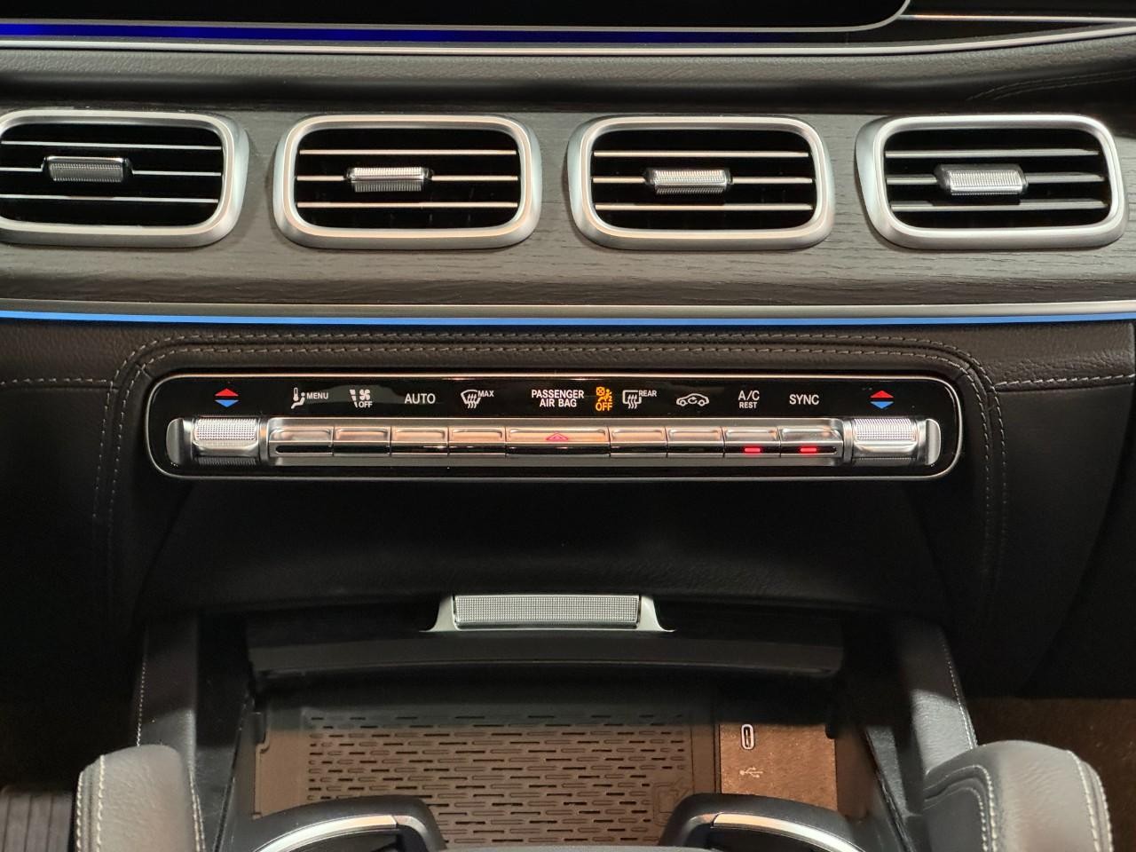 Mercedes-Benz GLE Vehicle Full-screen Gallery Image 15