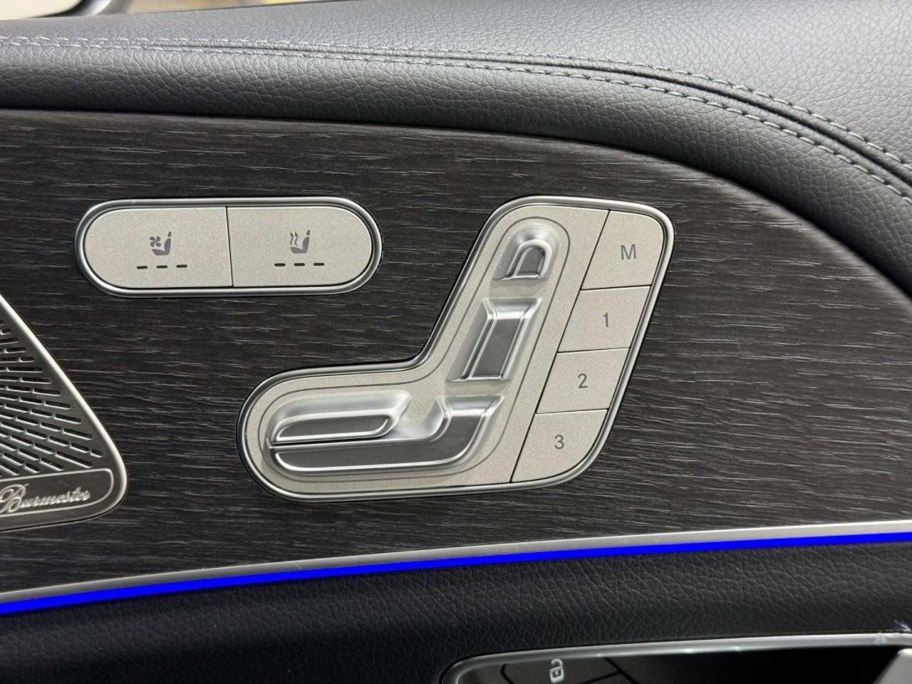 Mercedes-Benz GLE Vehicle Full-screen Gallery Image 20