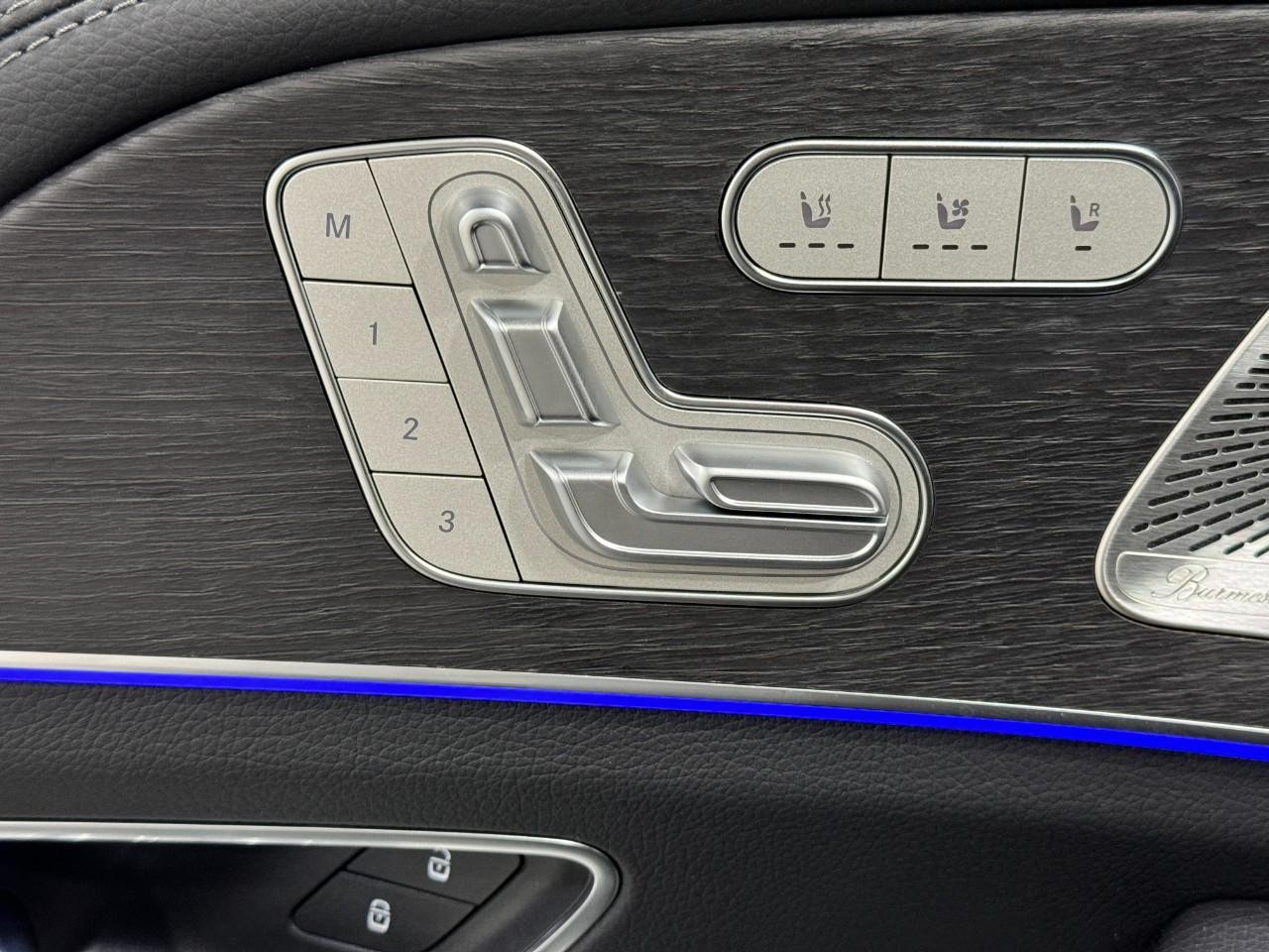 Mercedes-Benz GLE Vehicle Full-screen Gallery Image 24