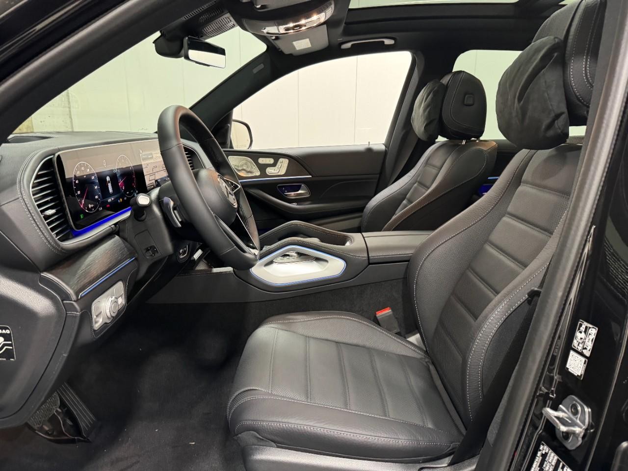 Mercedes-Benz GLE Vehicle Full-screen Gallery Image 28